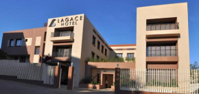 Гостиница Lagace Hotel  Джуния